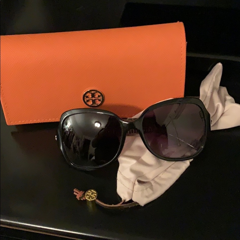 AUTHENTIC TORY BURCH WOMENS SUNGLASSES 🕶
